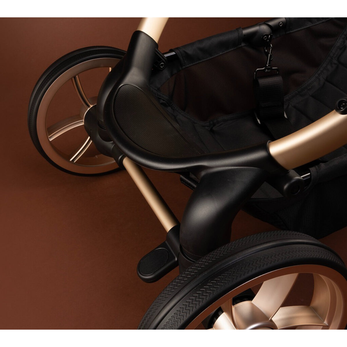 iCandy Peach 7 Luxury Pushchair Bundle – Complete Baby Stroller Set (Biscotti)